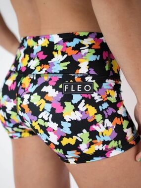 Fleo Bright Dash Shorts (High-rise Original)